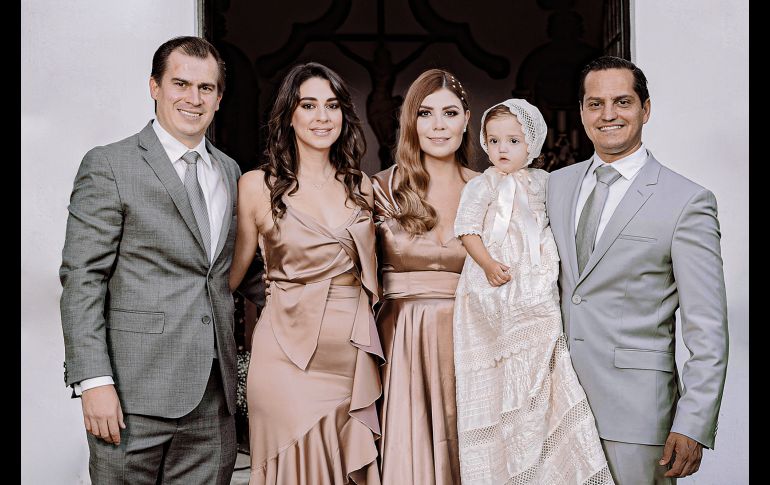 Daniel Garciarce, Ana paula Ahued, Jo Martínez, Paula y Ernesto Guzmán. GENTE BIEN JALISCO/CLAUDIO JIIMENO