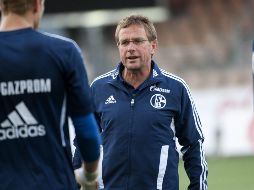 Ralf Rangnick podría estar a cargo del equipo solo hasta el fin de la temporada. AP / ARCHIVO