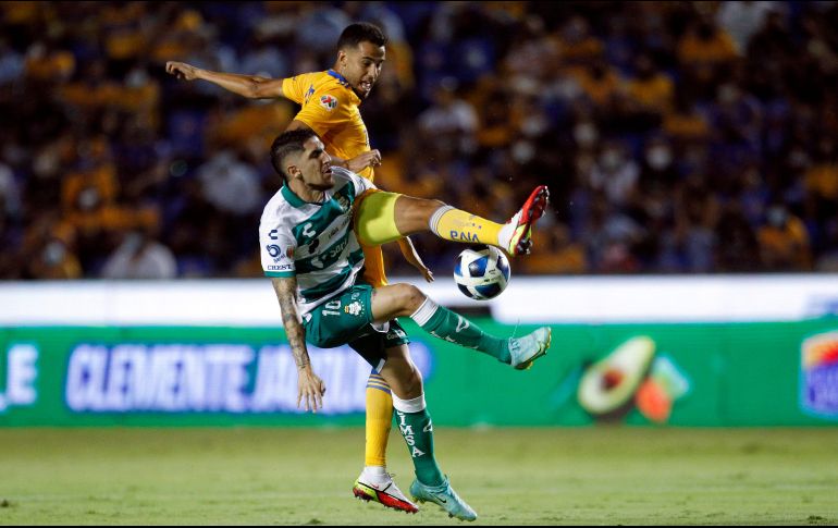 IGUALDAD. Durante el Apertura 2021, Santos visitó al Tigres en la Jornada 3 y el partido terminó con empate a 1. IMAGO7