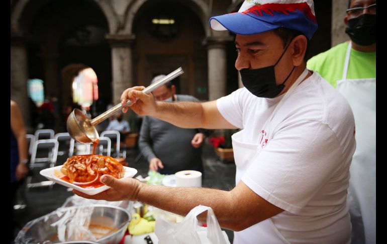 El alcalde Pablo Lemus invitó a los asistentes a impulsar la recuperación de la ciudad con base a su cultura y su gastronomía. ESPECIAL