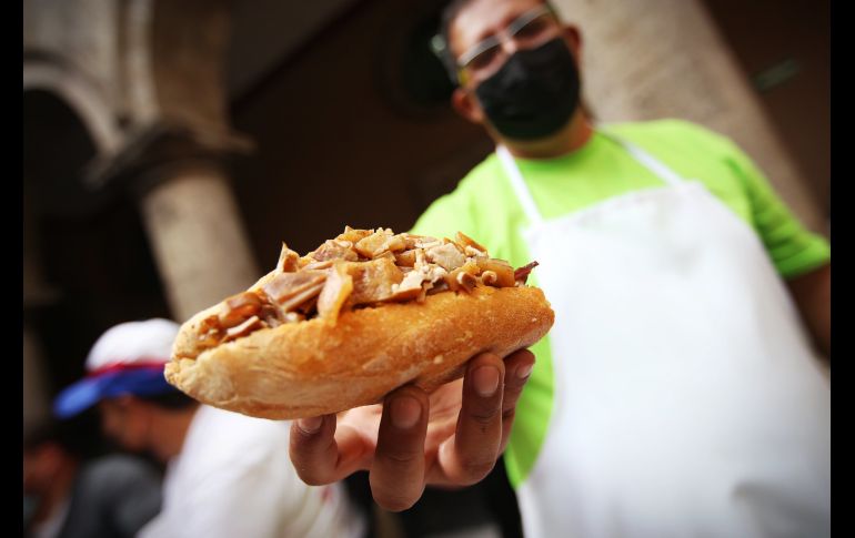 El alcalde Pablo Lemus invitó a los asistentes a impulsar la recuperación de la ciudad con base a su cultura y su gastronomía. ESPECIAL