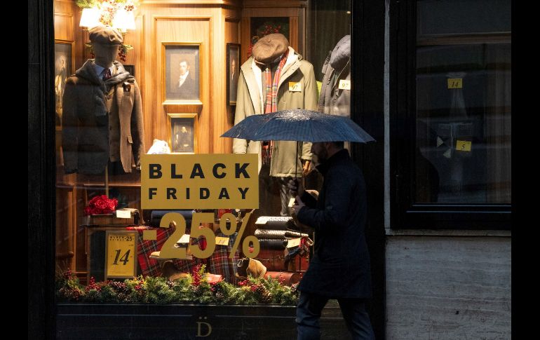 Las compras por Internet, los artículos agotados debido a la escasez de suministros, los altos precios de la gasolina y los alimentos, así como la falta de personal, afectaron al 