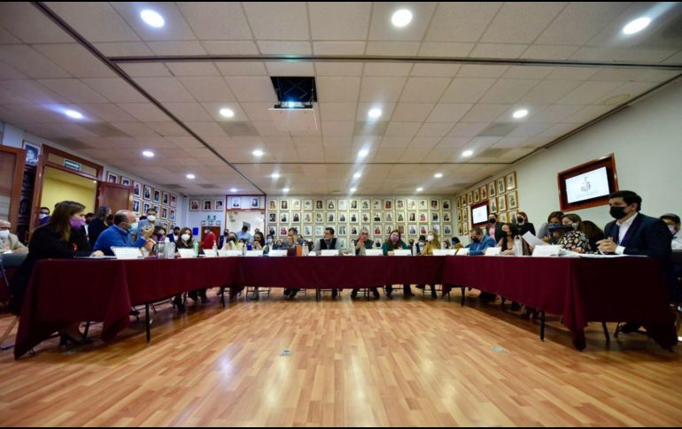 Ricardo Villanueva se reunió con diputados de MC para hablar sobre el presupuesto 2022. TWITTER/rvillanueval