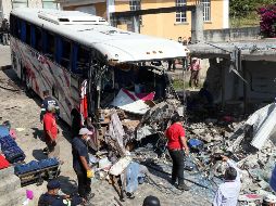 Hasta este mediodía, 14 de las 20 víctimas ya habían sido identificadas por sus familiares. XINHUA/F. Ramírez