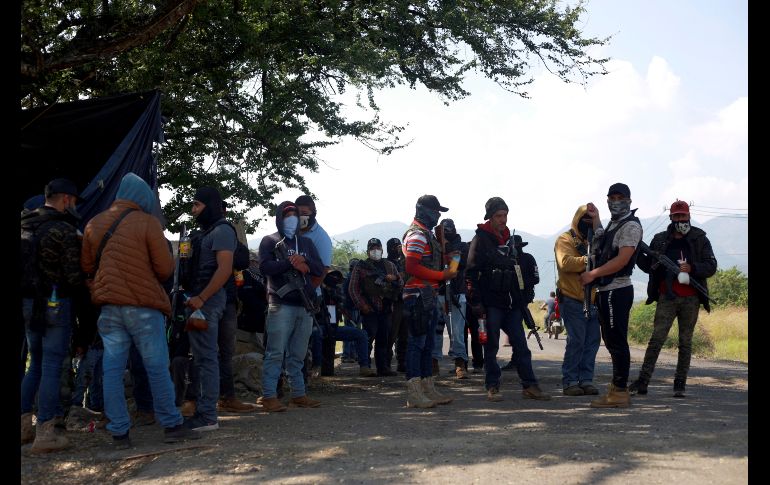 Denuncian que Los Viagras y el Cártel Nueva Generación cobran impuestos muy altos a los aguacateros de la zona. AP/A. Solís