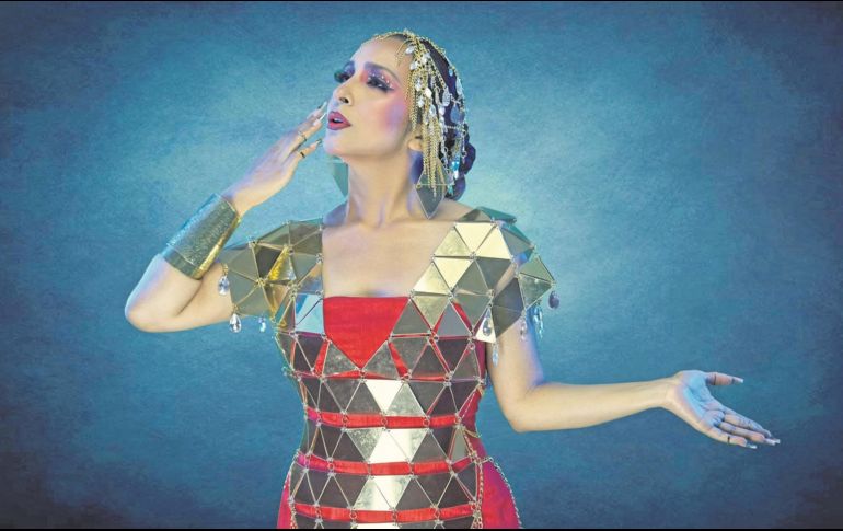 Sylvia Falcón. La cantante presentará un show que es una evocación al Bicentenario de su país. ESPECIAL