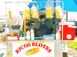 Ambulantes. Cientos de vendedores de elotes, antojitos y dulces mexicanos se beneficiarán con la nueva cocina comunitaria. Especial