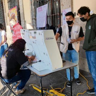 Los tapatíos ignoran consulta de pacto fiscal; llevan acarreados