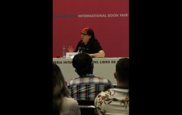 Otro de los temas que aborda la novela es cómo las personas,  particularmente en la adolescencia, están en una eterna lucha por pertenecer  a un grupo, pero también buscan su propia identidad. ESPECIAL/Ana Canales