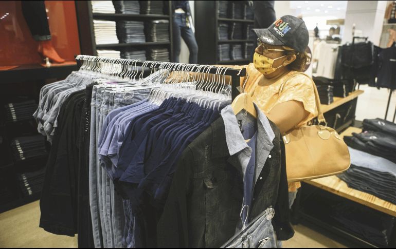 Ventas. El consumo interno ayudó a que los niveles de producción de diversas industrias continuaran a pesar de las restricciones de movilidad social por la pandemia. Archivo/ El Informador