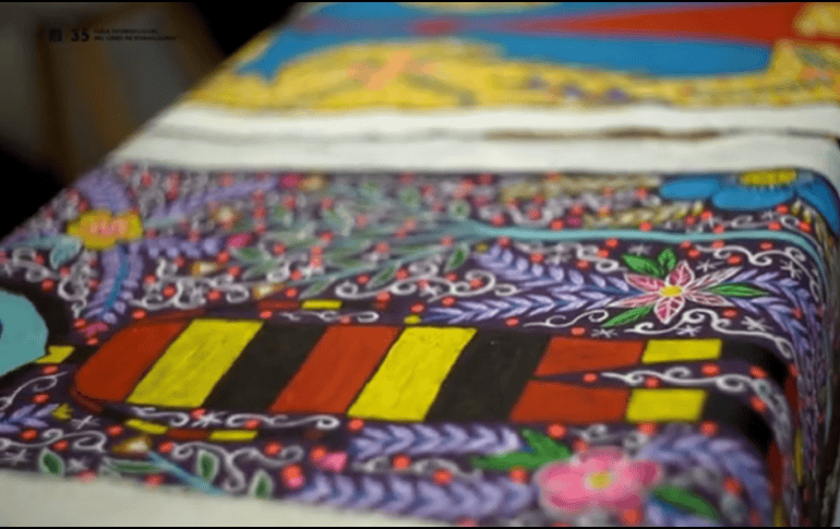 El pabellón de Perú en la FIL tiene mil 183 metros cuadrados y en él se exhiben artesanías y 30 mil ejemplares con 700 títulos de 110 editoriales peruanas. ESPECIAL / TWITTER