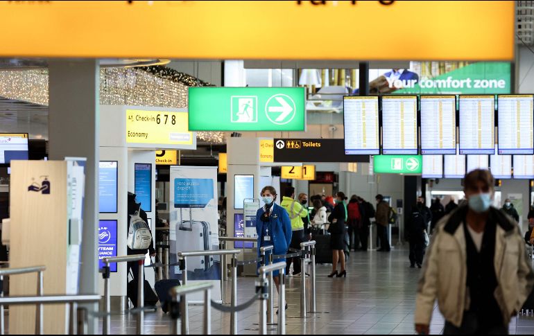 Aunque la respuesta inicial global al COVID-19 fue criticada de ser lenta y caótica, la reacción a la nueva variante fue rápida. AFP/K. Tribouillard