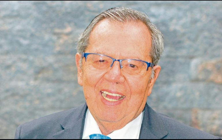 Compendio. Durante 10 años Porfirio Muñoz Ledo se encargó de almacenar diversos textos,  compactó esa información para su actual libro que presenta en la FIL. El Informador/ A. Rodríguez