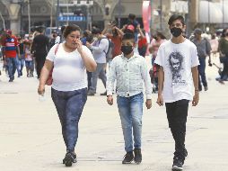 CONSERVAR MEDIDAS. Aunque aún no se tiene suficiente información de la nueva variante, expertos recomiendan reforzar el uso del cubrebocas y evitar aglomeraciones. SUN