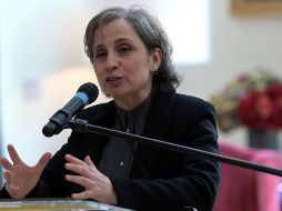 En 2011, ya como parte de MVS, Carmen Aristegui fue despedida por preguntar en su programa si el entonces presidente Felipe Calderón tenía problemas con el consumo de alcohol. EFE / ARCHIVO
