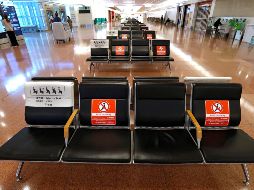 La sala de llegadas en el aeropuerto Haneda, en Tokio, luce vacía este martes. Japón confirmó hoy el primer caso de la variante ómicron en su territorio y Desde hoy prohíbe la entrada de todos los viajeros extranjeros procedentes de otros países,