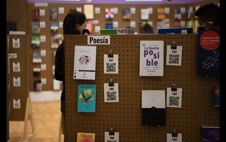 Las nuevas lecturas. Los códigos QR que debes escanear para evitar el contacto directo con los ejemplares  que te interesan revisar. No olvides verificar que tu dispositivo cuente con un lector QR. ESPECIAL/L. León