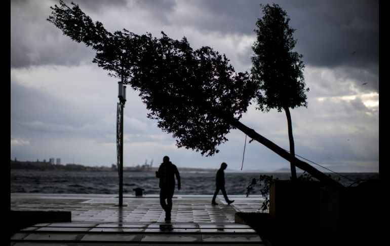 Al menos 63 personas resultaron heridas debido al temporal. AP/F. Seco