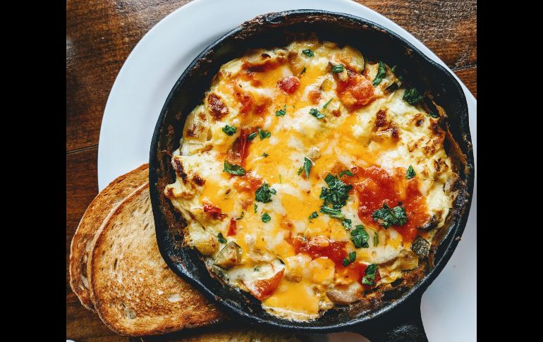 La lasaña de vegetales puede ser una opción en tu menú navideño / Photo by Eaters Collective on Unsplash