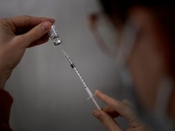 La Cofepris advierte que la nueva combinación de fármacos no sustituye a las vacunas autorizadas anticovid. AP / C. Ena