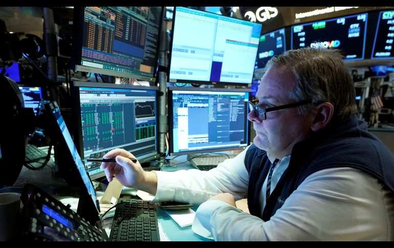 El Dow Jones llegó a subir en su mejor momento más de 500 puntos. AP/ M. Conlon