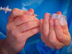 Hasta ahora, 77 millones de personas mayores de 18 años tienen al menos una dosis de la vacuna anticovid en México. EFE/S. Lecocq