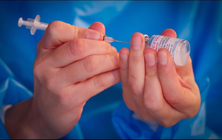 Hasta ahora, 77 millones de personas mayores de 18 años tienen al menos una dosis de la vacuna anticovid en México. EFE/S. Lecocq