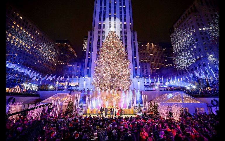 El encendido fue televisado por la cadena NBC y presentado por Al Roker, Savannah Guthrie, Hoda Kotb y Craig Melvin. AFP/D. Kambouris