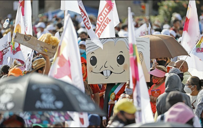 Aglomeración. A pesar de la detección de la nueva variante, reunió a miles de personas. EFE