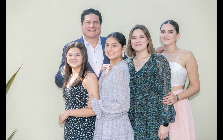 Natalia Pérez Arias, Octavio Pérez Pozos, Ximena Pérez Arias, Karla Pérez Arias y Miriam Pérez Arias. GENTE BIEN JALISCO/JORGE SOLTERO