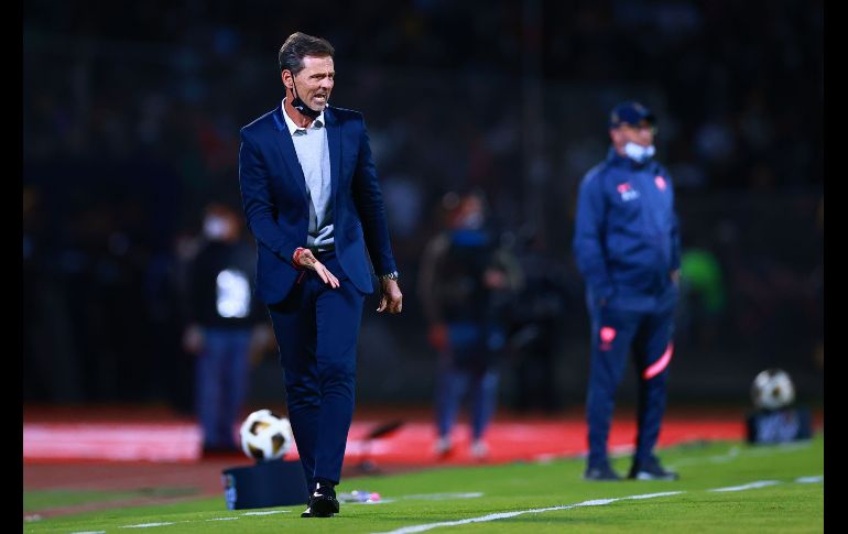 SE LLEVA EL PRIMERO. En el duelo de estrategas, Diego Cocca venció a Andrés Lillini. El planteamiento del Rojinegro se volvió indescifrable. IMAGO7