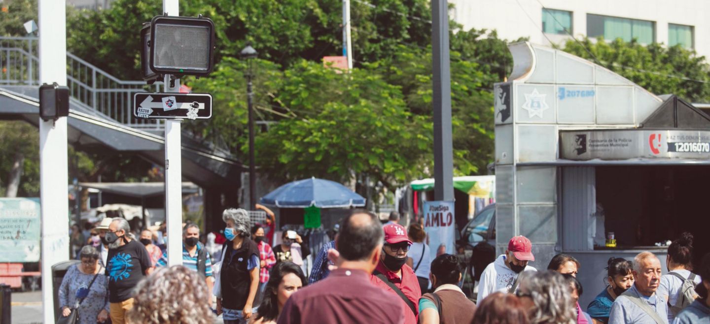 Padrón. En la metrópoli apenas se tienen instalados 22 semáforos auditivos, pero seis no sirven (aparato con fallas en la Calzada Independencia y Javier Mina). El Informador/ G. Gallo