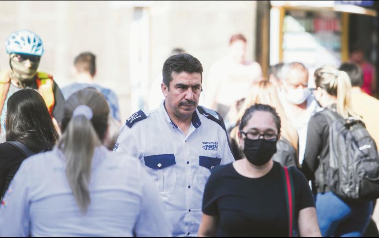 MEDIDAS CONOCIDAS. El uso del cubrebocas y evitar multitudes, las recomendaciones. EL INFORMADOR/ G. GALLO