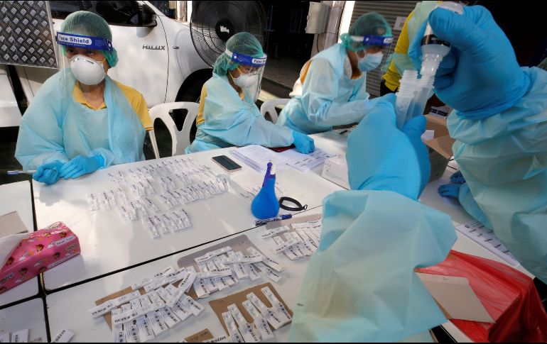 El extranjero, que contaba con dos vacunas de Pfizer, se encuentra en buena salud y se encuentra en cuarentena. EFE/N. Sangnak