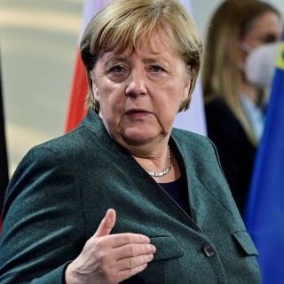 Merkel hace un último llamado a la vacunación
