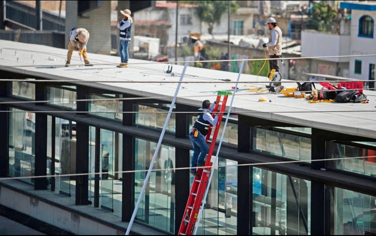 SE APRESURAN. Este medio de comunicación llevó a cabo un recorrido por las estaciones que la SIOP reportó como terminadas y observó que en algunas, como en la de Periférico Norte (en la imagen), aún hay pendientes. El Informador/ G. Gallo