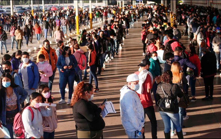 En México, 78.3 millones de adultos tienen alguna dosis de la vacuna y 65.4 millones han completado su esquema de vacunación. EFE/ARCHIVO