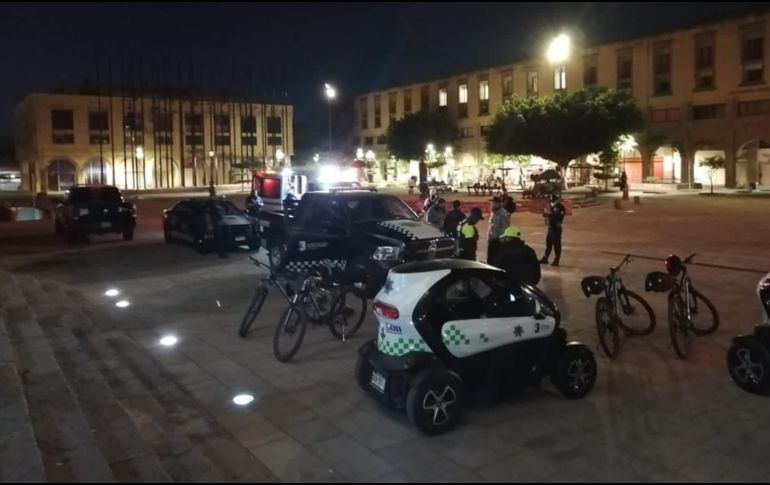 Los paramédicos informaron que los rescatados presentaban huellas de tortura y deshidratación. ESPECIAL /