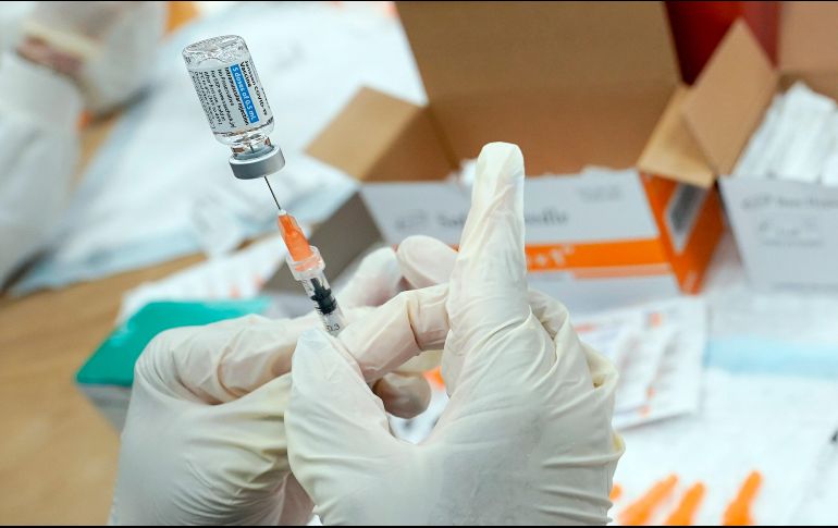 Hasta la fecha, el COVID-19 ha dejado 18 mil 716 muertos en el país. AP/M. Altaffer