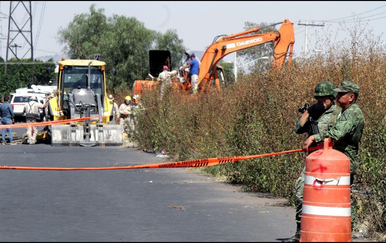 En total, se han asegurado un millón 398 mil 744 litros de combustible y 127 vehículos presuntamente relacionados con el robo de hidrocarburos. NTX/ARCHIVO