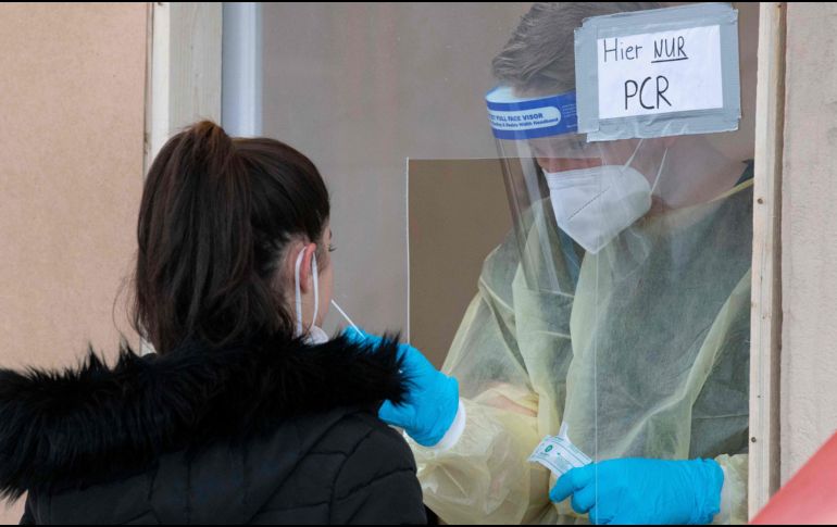 Aseguran que, hasta el momento, no hay evidencia de síntomas graves relacionados con ómicron. AFP/T. Kienzle