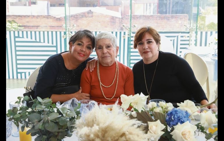 Dulce García, Cristina Casado y Eva Casado. GENTE BIEN JALISCO/ANTONIO MARTÍNEZ