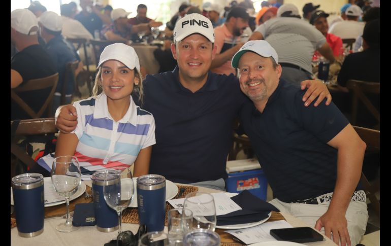 Karla Bueno, José Daniel Venegas y Hugo Rodríguez. GENTE BIEN JALISCO/CLAUDIO JIMENO
