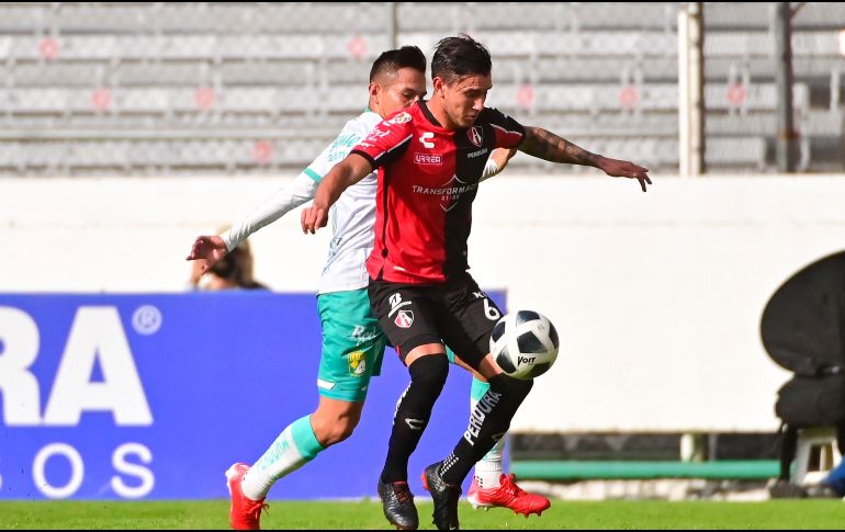 LIGADO. Fue exactamente el 10 de abril de este año cuando Zaldívar pudo regresar a la actividad con los rojinegros, y curiosamente fue el León el equipo que ese día fungió como sinodal del equipo tapatío. IMAGO7