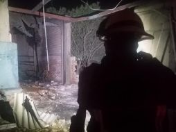 Tres hombres de entre 40 a 45 años con quemaduras graves fueron trasladados a recibir atención médica. ESPECIAL/Bomberos de Zapopan