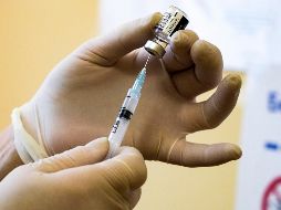 La autorización de la FDA, sin embargo, no significa que los jóvenes de 16 y 17 años puedan recibir de inmediato la dosis de refuerzo. AP / E. Lukatsky