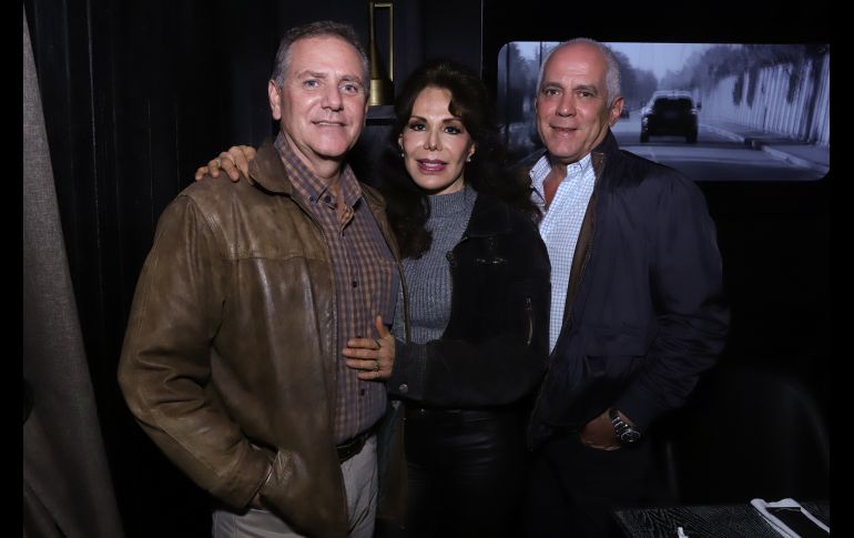 Jon Michael Bishop, Susana Pinto y Manuel Estrada. GENTE BIEN JALISCO/CLAUDIO JIMENO