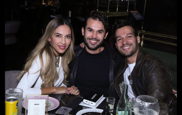 Andrea Castro, Ari Tinajero y Ricardo Gómez. GENTE BIEN JALISCO/CLAUDIO JIMENO