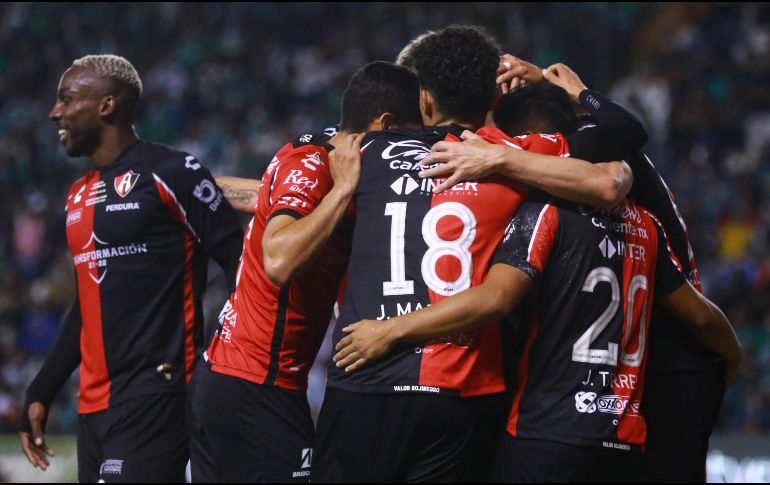 POR LA HOMBRADA. Atlas deberá remontar el marcador adverso ante el León este domingo en el Jalisco. IMAGO7