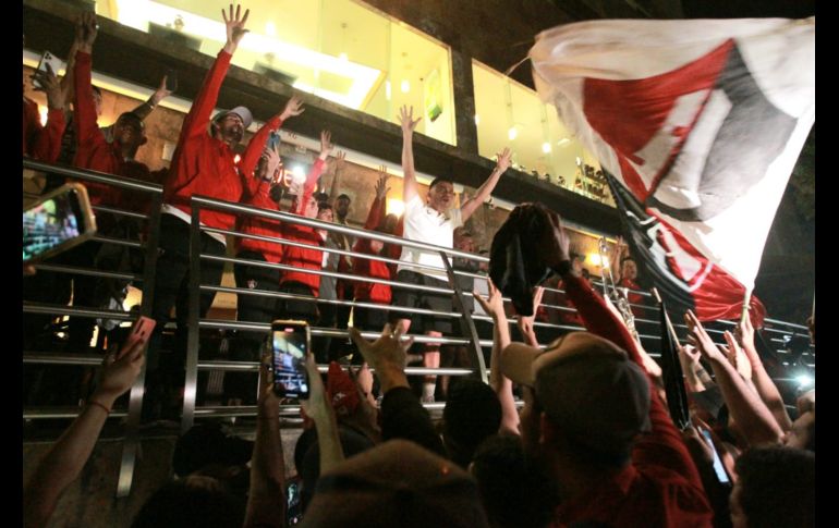 FIESTA. Jugadores como Camilo Vargas, Julián Quiñones, Edgar Zaldívar o Luis Reyes salieron para convivir con la afición tapatía. EL INFORMADOR/A. Camacho